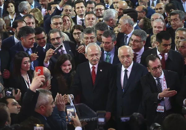 CHP Genel Başkanı Kemal Kılıçdaroğlu, genel başkanlık seçiminde oyunu kullandı. CHP Genel Başkanı Kemal Kılıçdaroğlu, genel başkanlık seçiminde oyunu kullandı. - Sputnik Türkiye