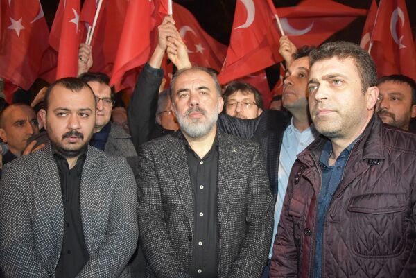 İzmir'deki NATO kışlası önünde protesto - Sputnik Türkiye