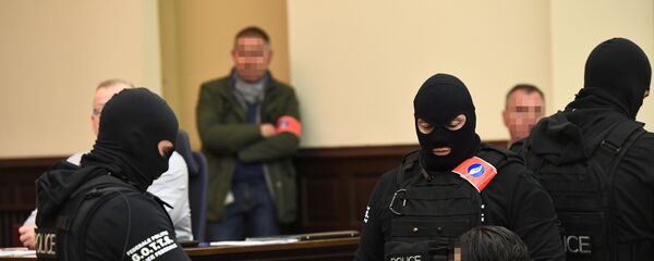 Salah Abdeslam Kasım 2015 Paris saldırıları zanlısı Bürksel'de mahkemede - Sputnik Türkiye