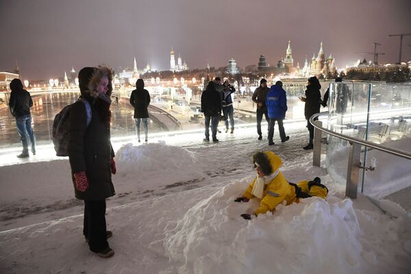 Moskova'da şiddetli kar yağışı - Sputnik Türkiye