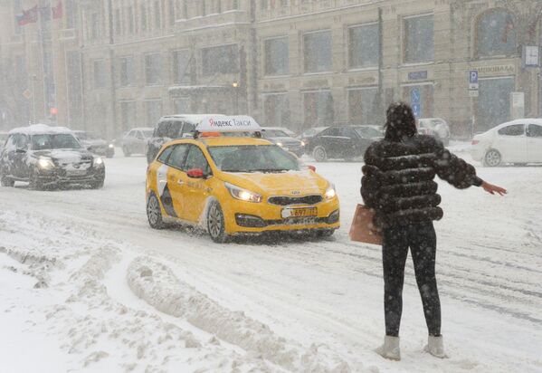 Moskova'da şiddetli kar yağışı - Sputnik Türkiye