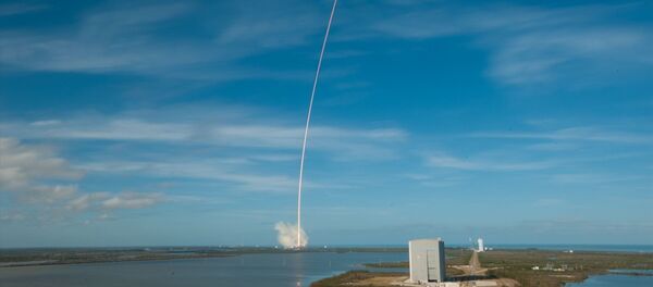 SpaceX, Falcon Heavy roketini fırlattı - Sputnik Türkiye