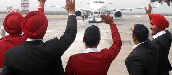 Hindistan'daki havayollarından Spice Jet Amritsar'dan Dubai'ye ilk doğrudan uçuş - Sputnik Türkiye