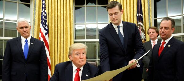 Donald Trump Rob Porter - Sputnik Türkiye