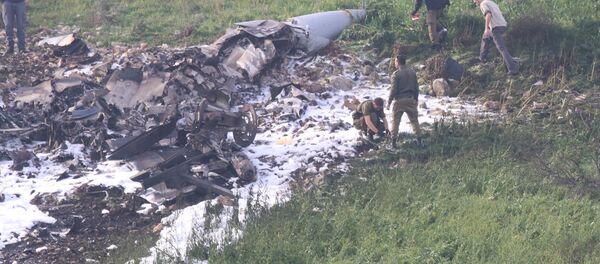 Suriye hava savunma sistemlerinin vurduğu İsrail F-16'sı İsrail'in kuzeyinde düştü. Suriye hava savunma sistemlerinin vurduğu İsrail F-16'sı İsrail'in kuzeyinde düştü. - Sputnik Türkiye