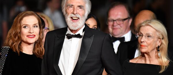 Isabelle Huppert, Michael Haneke, Susanne Haneke 22 Mayıs 2017 Cannes Film Festivali Isabelle Huppert, Michael Haneke, Susanne Haneke 22 Mayıs 2017 Cannes Film Festivali - Sputnik Türkiye