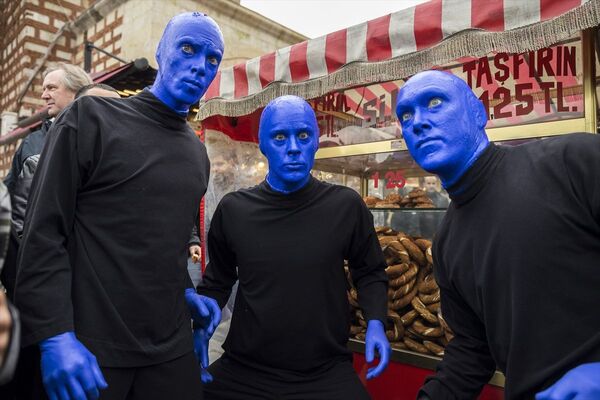 'Blue Man Group' İstanbul sokaklarında - Sputnik Türkiye