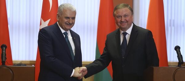Başbakan Binali Yıldırım ve Belarus Başbakanı Andrey Kobyakov - Sputnik Türkiye