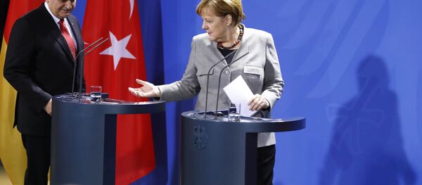 Almanya Başbakanı Angela Merkel ile Başbakan Binali Yıldırım ortak basın toplantısında. - Sputnik Türkiye