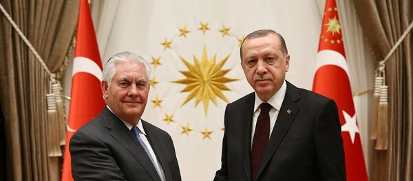Cumhurbaşkanı Recep Tayyip Erdoğan, ABD Dışışleri Bakanı Rex Tillerson'ı Cumhurbaşkanlığı Külliyesi'nde kabul etti. - Sputnik Türkiye