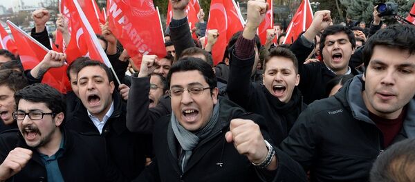 Vatan Partisi Öncü Gençlik üyeleri, Rex Tillerson protesto - Sputnik Türkiye