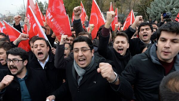 Vatan Partisi Öncü Gençlik üyeleri, Rex Tillerson protesto - Sputnik Türkiye