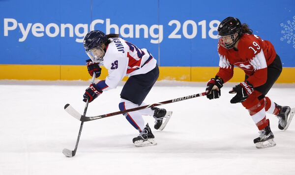 Kore Birleşik Kadınlar Buz Hokeyi Takımı İsviçre'ye 2-0 yenilerek Olimpiyatlar'da 4. yenilgisini aldı - Sputnik Türkiye