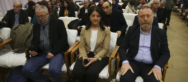 Pervin Buldan-Sezai Temelli Pervin Buldan-Sezai Temelli - Sputnik Türkiye