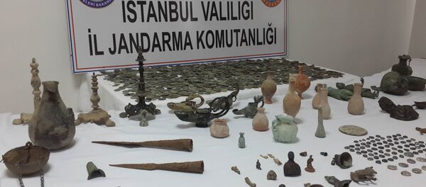 İstanbul'da yüzlerce tarihi eser ele geçirildi - Sputnik Türkiye