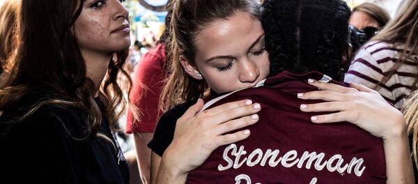 Marjory Stoneman Douglas Lisesi öğrencileri - Sputnik Türkiye