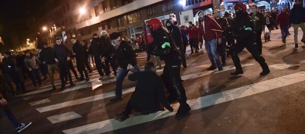 UEFA Europa League Athletic Bilbao FC Spartak Moskva  taraftar kavgası San Mames Stadyumu Bilbao - Sputnik Türkiye