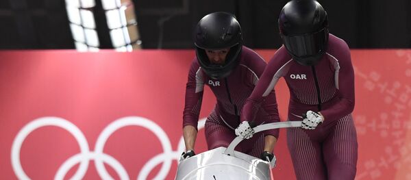 Rus bobsledçiler Anastasiya Koçerjova ve Nadejda Sergeyeva - Sputnik Türkiye