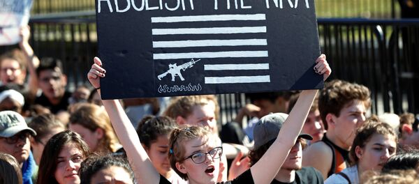 ABD Washington öğrenciler NRA silah lobisi protesto - Sputnik Türkiye