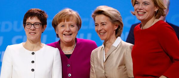 Annegret Kramp-Karrenbauer, Angela Merkel, Ursula von der Leyen ve Julia Kloeckner - Sputnik Türkiye