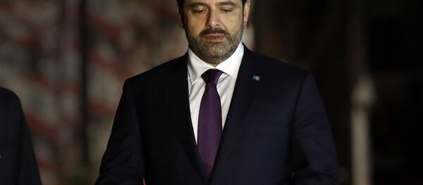 Saad Hariri babasının mezarı başında dua ediyor - Sputnik Türkiye