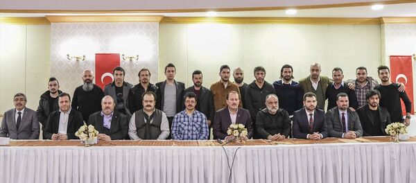 Sporcular ve ünlü isimler, Afrin'e destek için sınıra gitti - Sputnik Türkiye