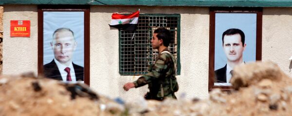 Doğu Guta'da Putin ve Esad posterleri - Sputnik Türkiye