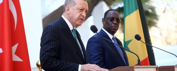 Senegal’e resmi ziyaret gerçekleştiren Cumhurbaşkanı Recep Tayyip Erdoğan, Senegal Cumhurbaşkanı Macky Sall ile Senegal Cumhuriyet Sarayı’nda ortak basın toplantısı düzenledi. - Sputnik Türkiye