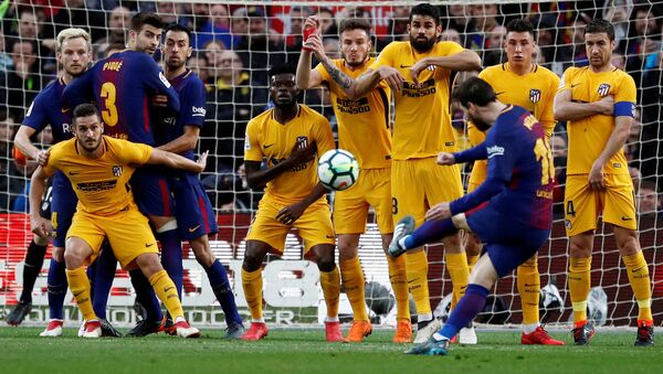 La Liga Santander, FC Barcelona vs Atletico Madrid, Camp Nou, Barselona, 4 Mart 2018, Lionel Messi frikik golü - Sputnik Türkiye