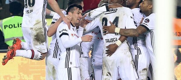 Beşiktaş, Trabzonspor'u deplasmanda mağlup etti: 2-0 - Sputnik Türkiye