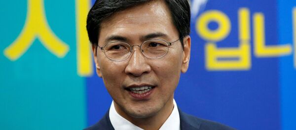 Güney Chungcheong Valisi Ahn Hee-jung - Sputnik Türkiye