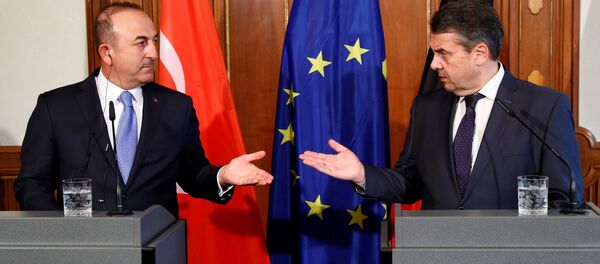 Mevlüt Çavuşoğlu Sigmar Gabriel ortak basın toplantısı Berlin, Almanya 6 Mart 2018 - Sputnik Türkiye