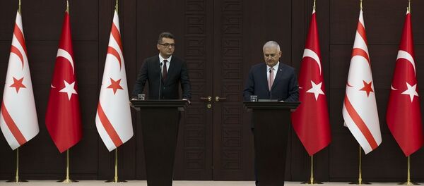 Binali Yıldırım - Tufan Erhürman - Sputnik Türkiye