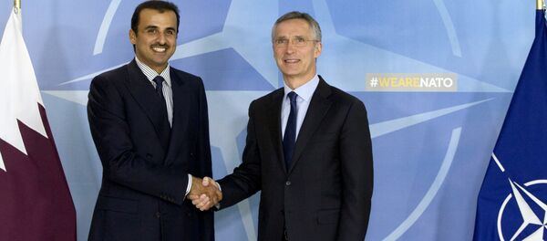 Katar Emiri Şeyh Temim bin Hamad El Sani ile NATO Genel Sekreteri Jens Stoltenberg Katar Emiri Şeyh Temim bin Hamad El Sani ile NATO Genel Sekreteri Jens Stoltenberg - Sputnik Türkiye