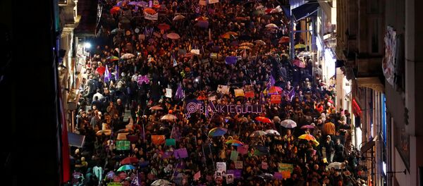 8 Mart 2018 Feminist Gece Yürüyüşü 8 Mart 2018 Feminist Gece Yürüyüşü - Sputnik Türkiye