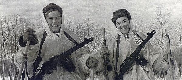 Paratroopers, order bearers Galina Metlyaeva and Evgenia Leonova - Sputnik Türkiye