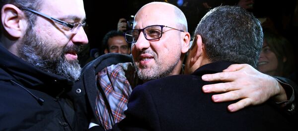 Ahmet Şık tahliye edildi - Sputnik Türkiye