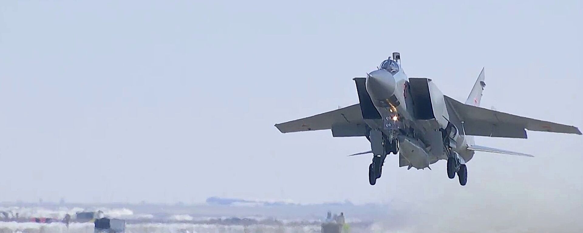 Mig-31 tipi bir savaş uçağı - Sputnik Türkiye, 1920, 11.11.2025