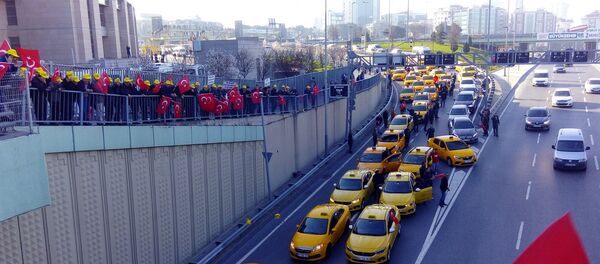 Taksicilerden Uber eylemi: CHP'den destek - Sputnik Türkiye