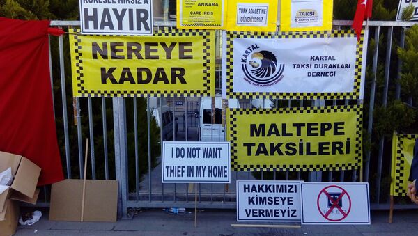 Taksicilerden Uber eylemi: CHP'den destek - Sputnik Türkiye