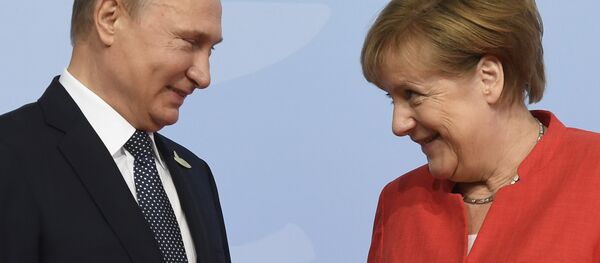 Rusya Devlet Başkanı Vladimir Putin- Almanya Başbakanı Angela Merkel - Sputnik Türkiye