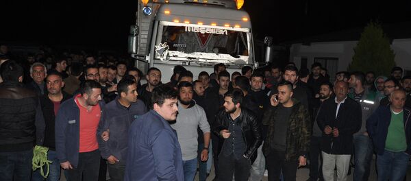 Çiftlik Bank mağdurları, çiftliği bastı: Bölgeye JÖH sevk edildi - Sputnik Türkiye