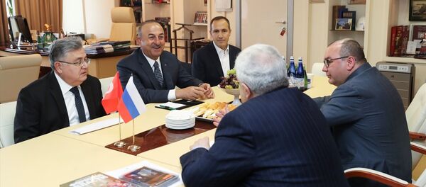 Dışişleri Bakanı Mevlüt Çavuşoğlu, Rus Haber Ajansı (TACC) Genel Müdürü Sergey Mikhaylov’u ziyaret etti. Bakan Çavuşoğlu, ziyaretin ardından Rus basın yayın organlarının temsilcileri ile kahvaltı yaptı. - Sputnik Türkiye