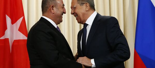 Rusya Dışişleri Bakanı Sergey Lavrov ve Türk mevkidaşı Mevlüt Çavuşoğlu - Sputnik Türkiye