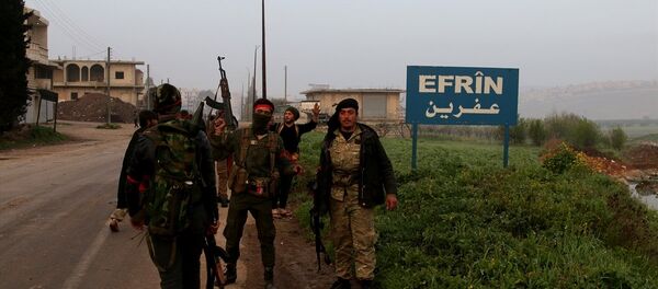 TSK ve ÖSO, Afrin ilçe merkezini ele geçirdi. - Sputnik Türkiye