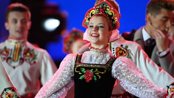 Moskova'da Kırım'ın Rusya'ya bağlanmasının yıldönümü nedeniyle düzenlenen konser - Sputnik Türkiye