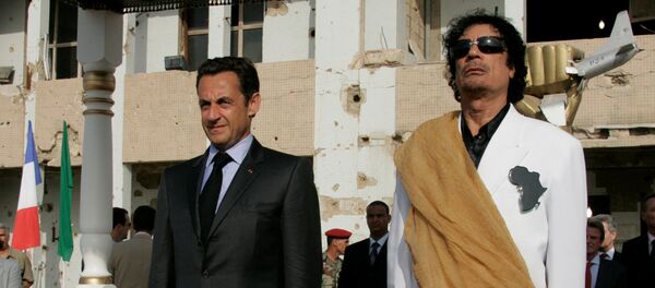 Nicolas Sarkozy- Muammer Kaddafi - Sputnik Türkiye