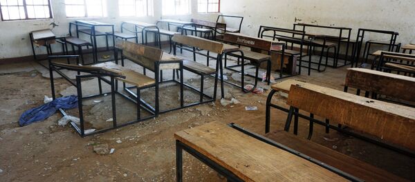 Boko Haram'ın 110 kız çocuğunu kaçırdığı okuldaki bir derslik - Sputnik Türkiye