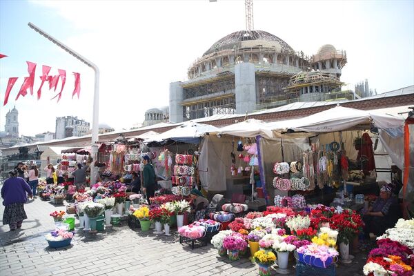 Taksim çiçekçileri yeni yerine taşınacak - Sputnik Türkiye