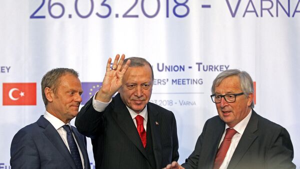 Avrupa Konseyi Başkanı Donald Tusk, Türkiye Cumhurbaşkanı Recep Tayyip Erdoğan, AB Komisyonu Başkanı Jean-Claude Juncker - Sputnik Türkiye